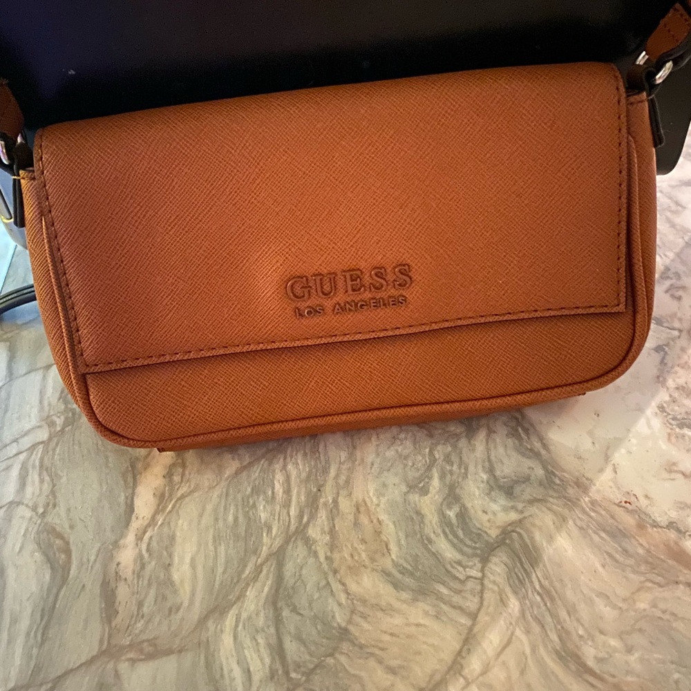 Los Angeles GUESS purse 9x5